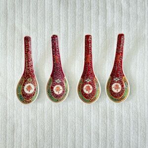 Set of 4 Porcelain Soup Spoon with Chinese Character Mean “Long Life”